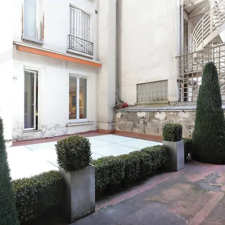 Terrace Matignon Париж